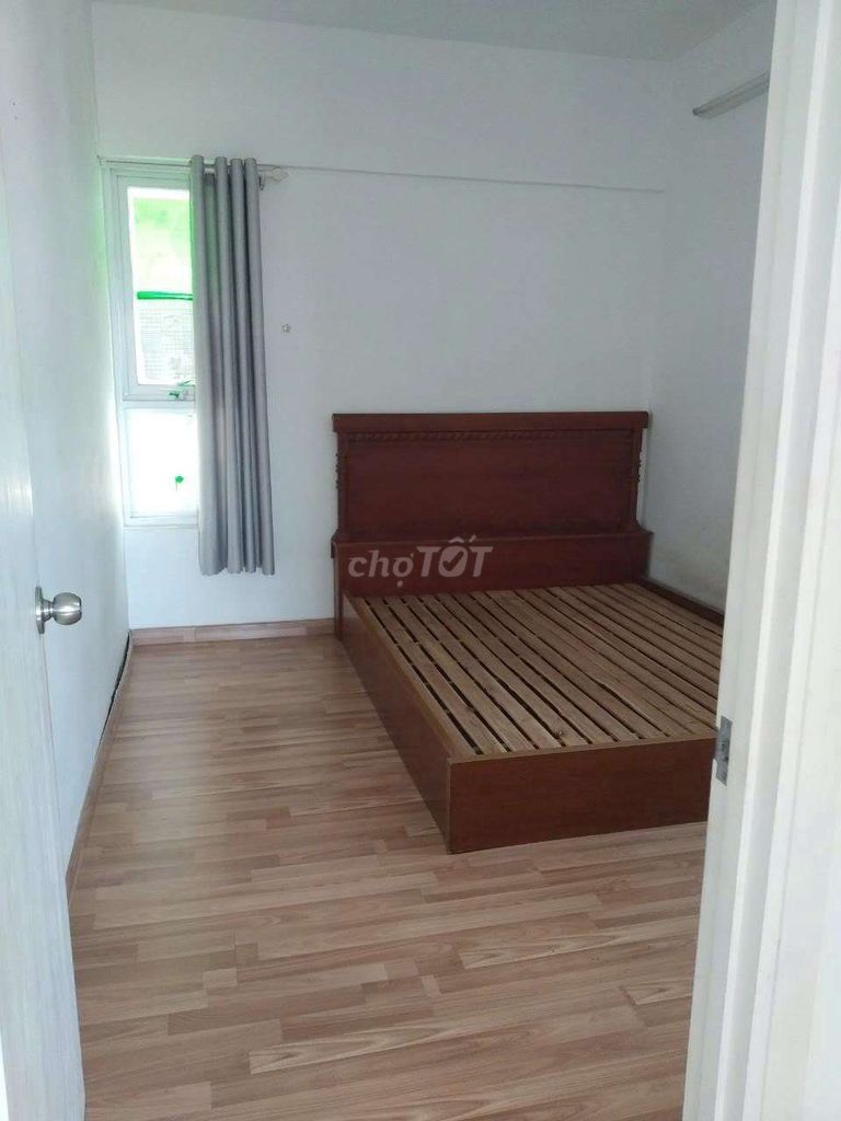 Eight million corners of three bedrooms.