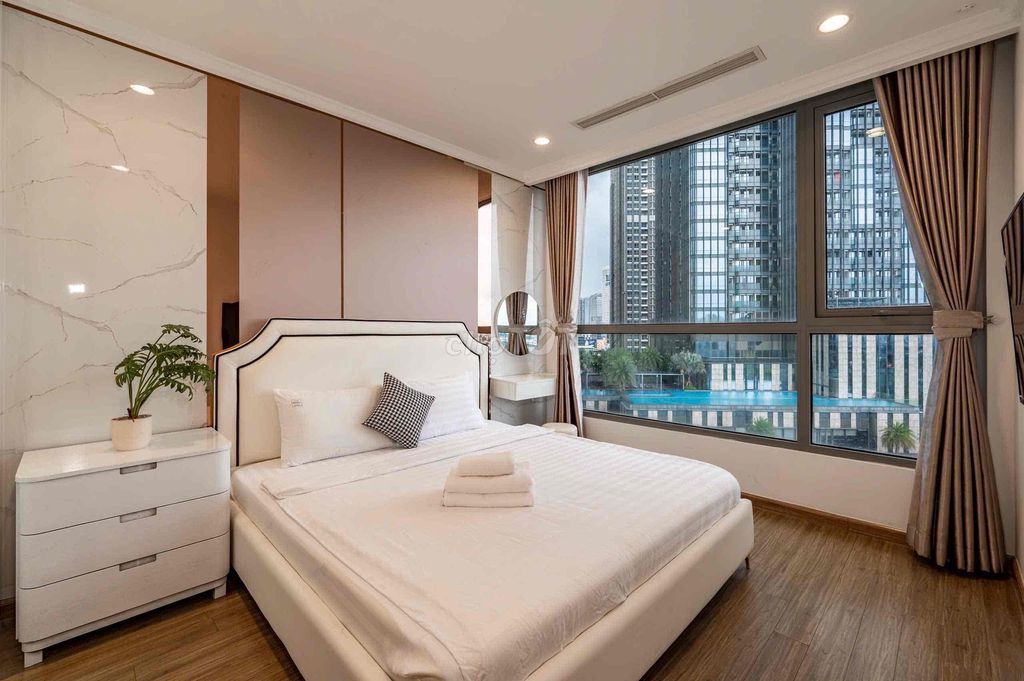 Rent two bedrooms 90 M2 river view - beautiful interior, new, fancy 25