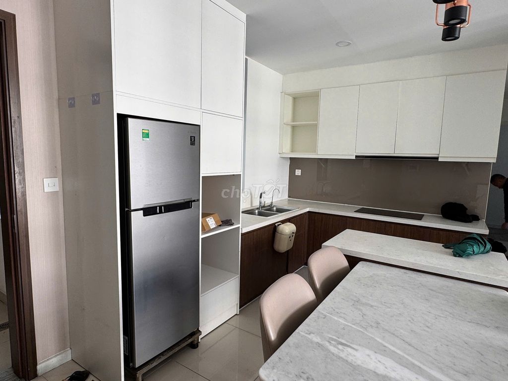 Rent Central Premium. 8–3 bedrooms 2 toilets. 18 million.
