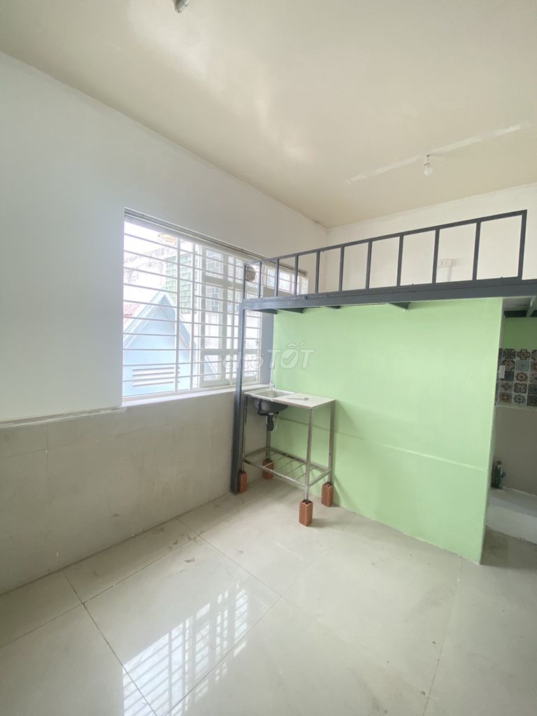 The loft, the air conditioning, the cheap sky windows.