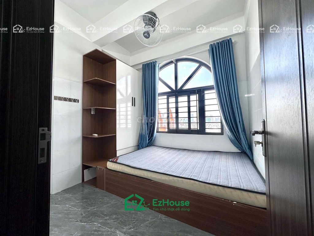 Two bedrooms full of basic interiors right at Lâm Văn Bền.