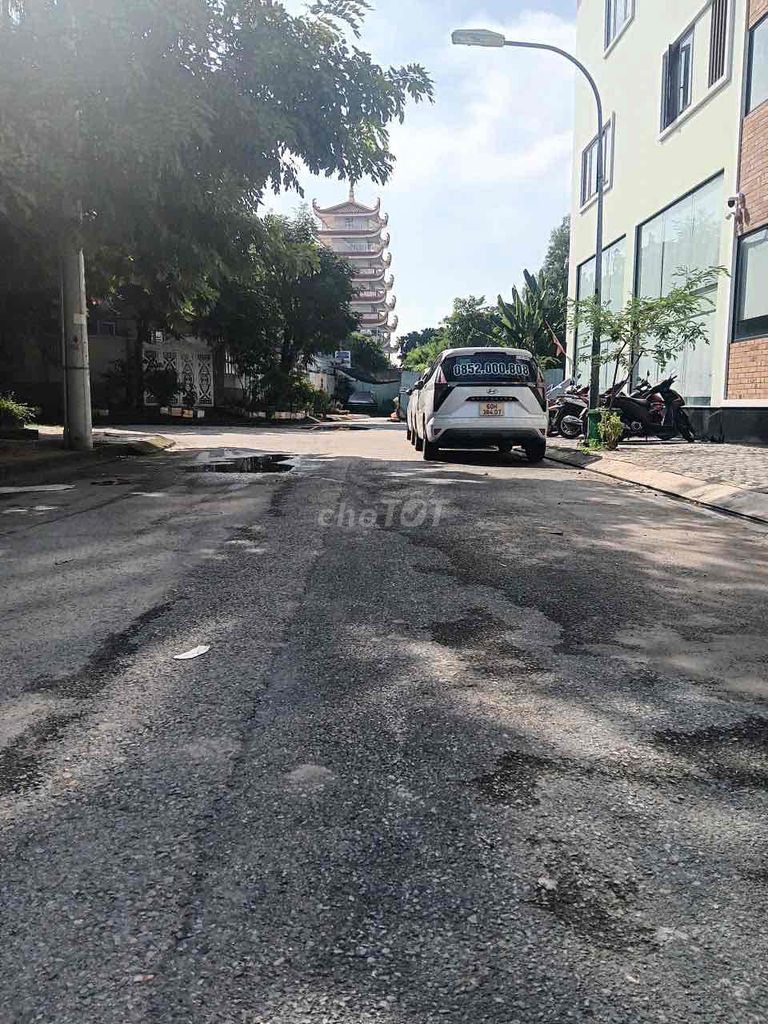 23 million -- four Đặng Thùy Trâm bedrooms, 4 x18 M-- 2mm plus st