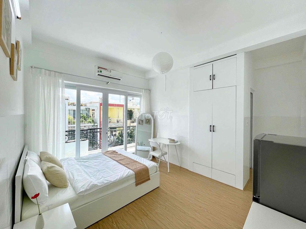 The balcony studio has opened, near the diamond island, District 2.