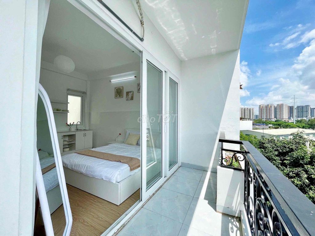 The balcony studio has opened, near the diamond island, District 2.