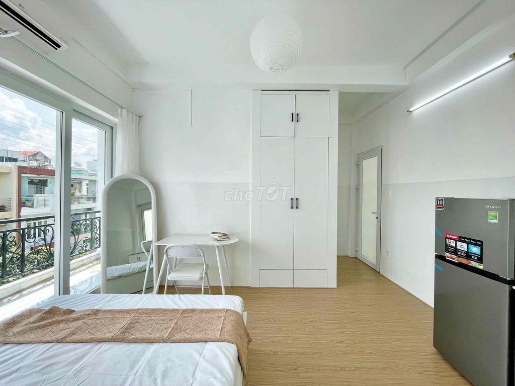 The balcony studio has opened, near the diamond island, District 2.