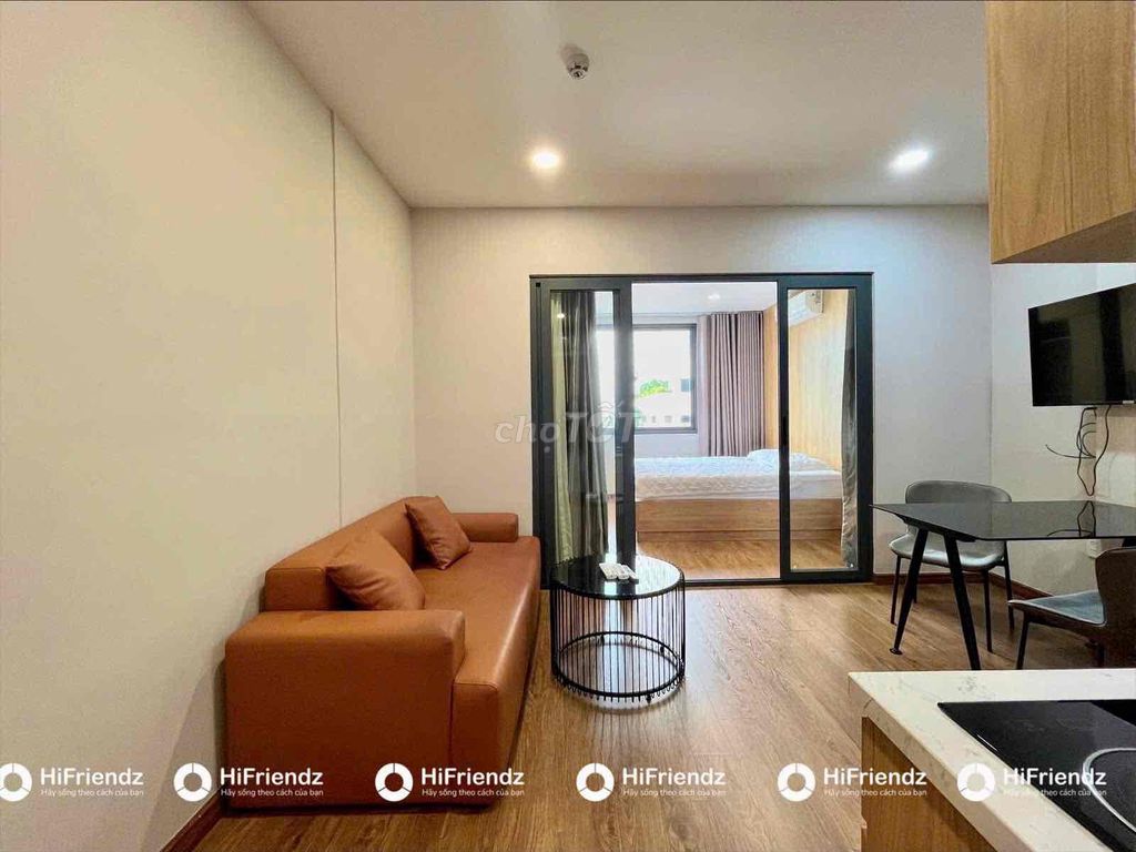 Open the apartment. A full bedroom in the center of the second district.
