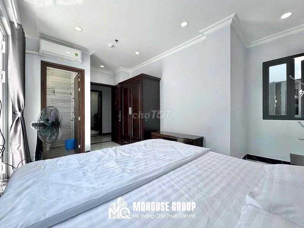 It's the owner of the new high-end apartment that's 100 percent built by etown Cộng Hoà.