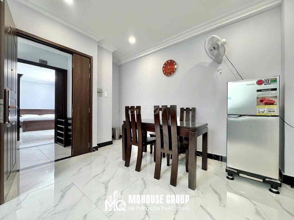 It's the owner of the new high-end apartment that's 100 percent built by etown Cộng Hoà.