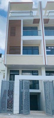 Rent us a 4th floor 5 x 20-5 bedroom, 4 Mt Phạm Hùng 40 mbCat, bh