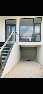 Rent us a 4th floor 5 x 20-5 bedroom, 4 Mt Phạm Hùng 40 mbCat, bh