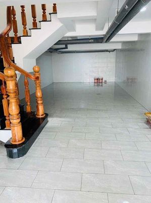 Rent us a 4th floor 5 x 20-5 bedroom, 4 Mt Phạm Hùng 40 mbCat, bh
