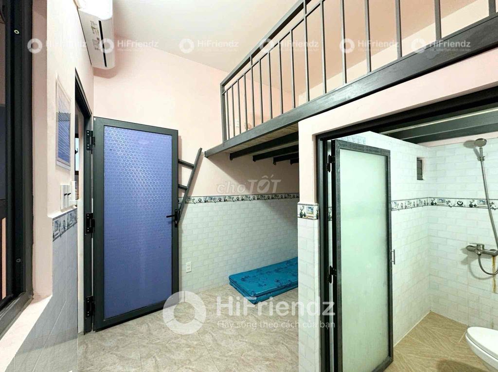 - It's a new room 100%.