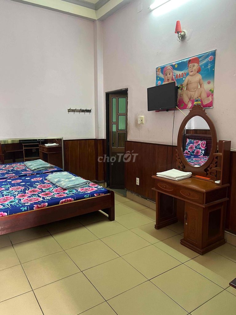 Rent room.