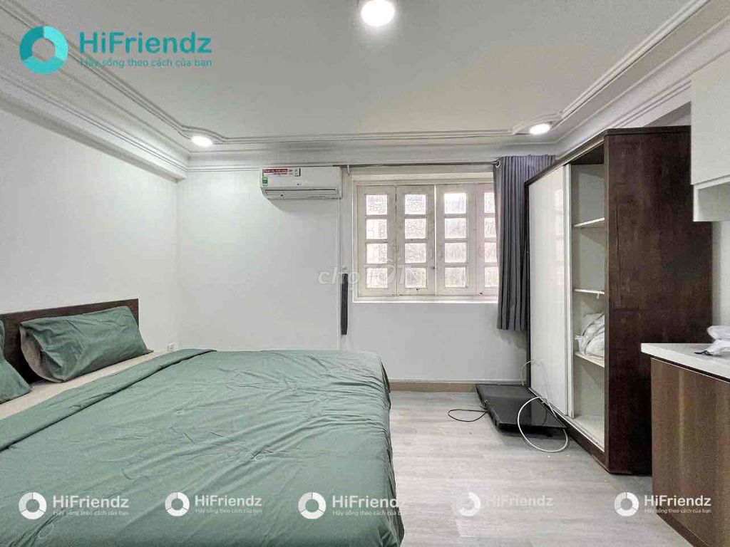 Rent the window room right around the democratic circle at the Otttel District 10 building.