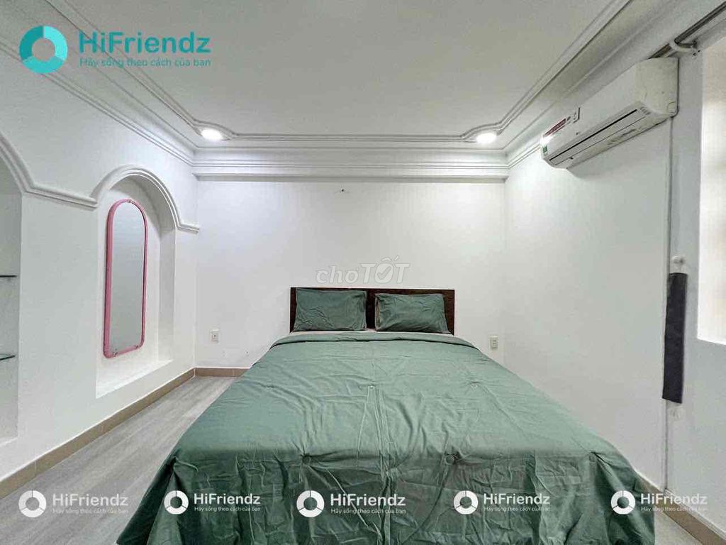 Rent the window room right around the democratic circle at the Otttel District 10 building.