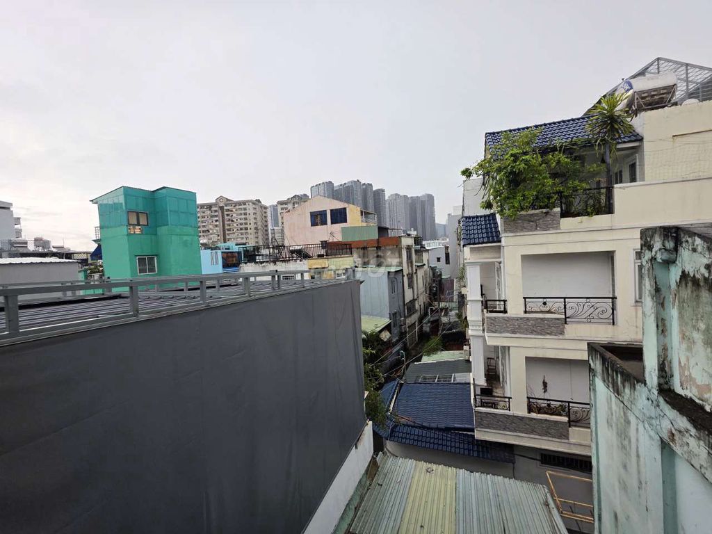 County 1st public balcony.