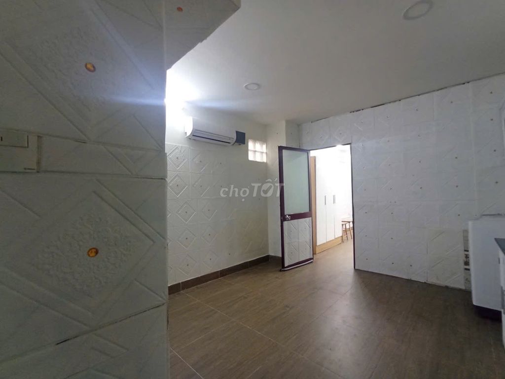 Rent a new Thân Nhân Trung cash house