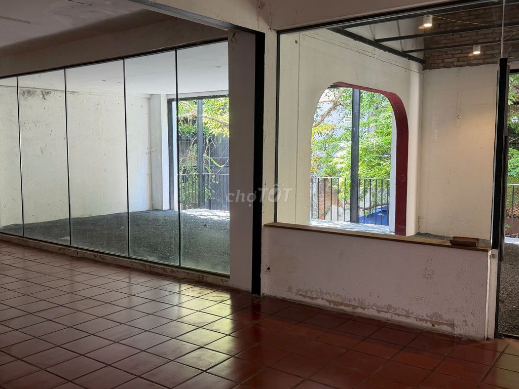Rent an alley house on Hai Bà Trưng.