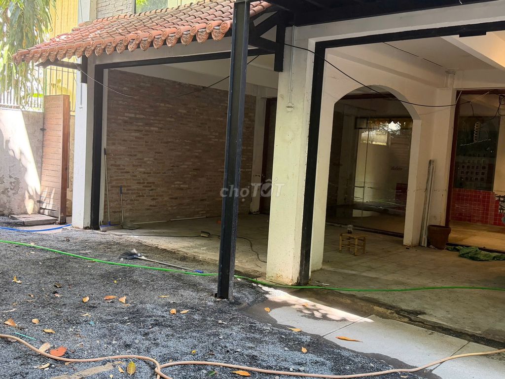 Rent an alley house on Hai Bà Trưng.