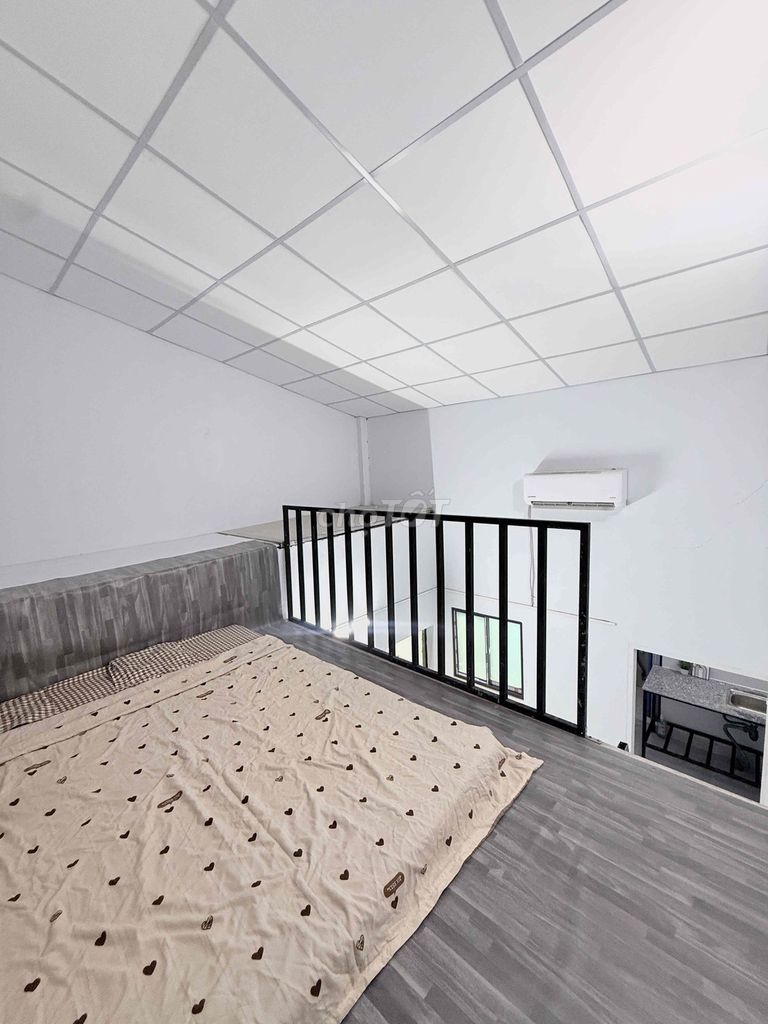 New room, high guard, kitchen cup.