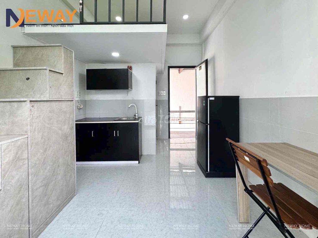 Rent a room full of furniture with a bancol in the shower.