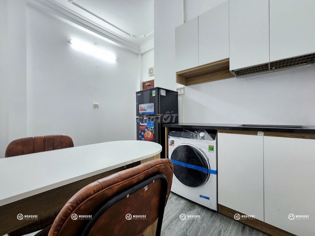 The balcony room's open - private laundry near the city Cộng Hòa
