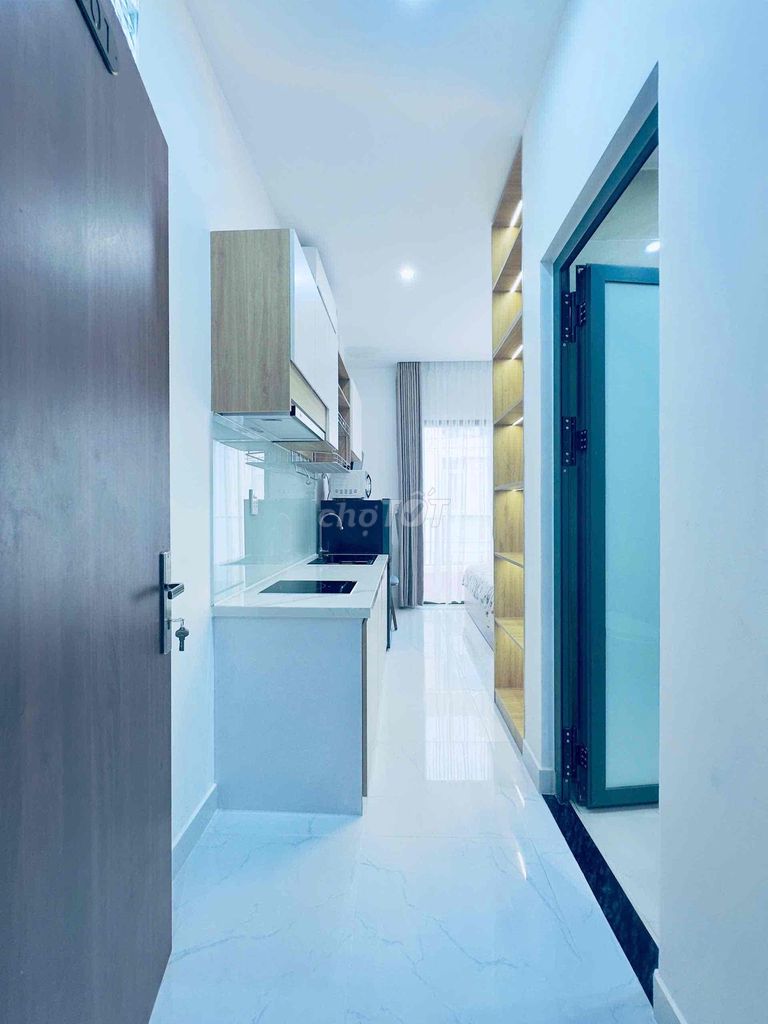 The Royal Park House is at the heart of District 10, near the University of Economics.