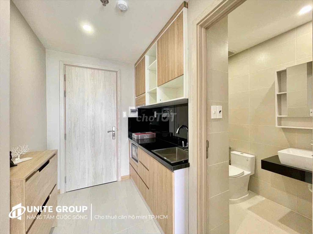 Room full interior - open window in downtown District 1