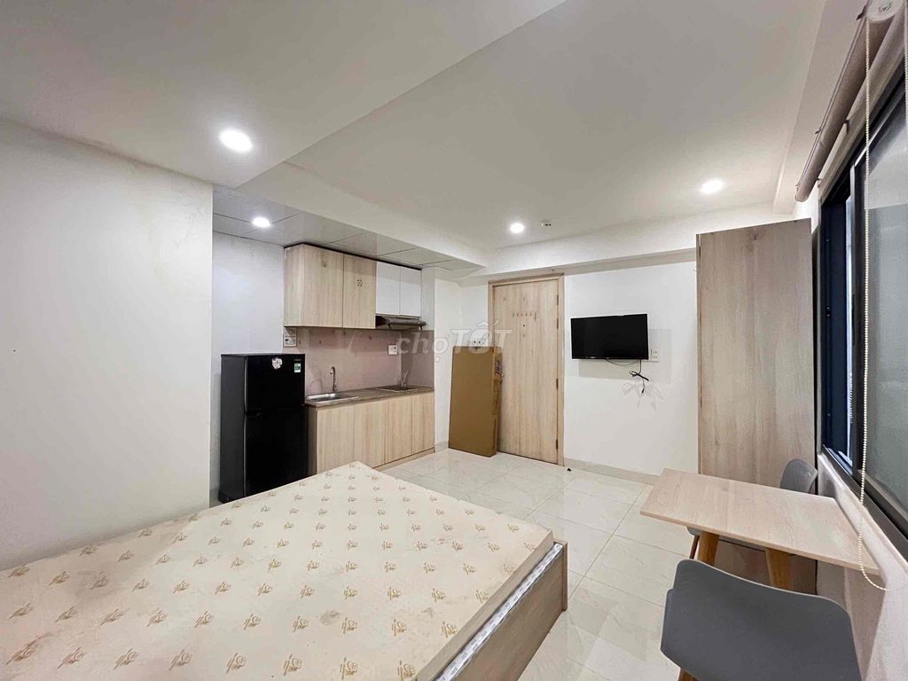 Let's rent out the Wrestle Doorhouse 25 meters wide, right at the top of the 10th.