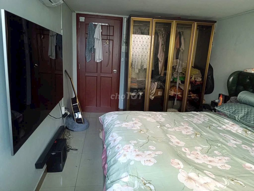 Rent apartment 341 Trần Phú, just around the corner.