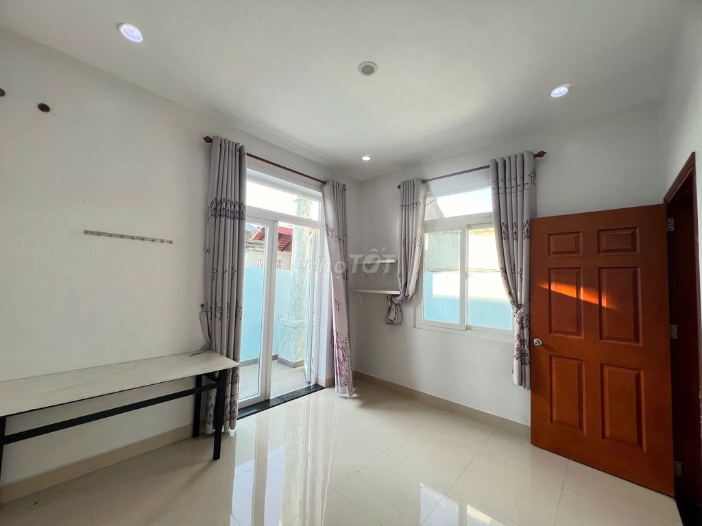 For renting the entire floor - 65 square feet - 5.3 million.