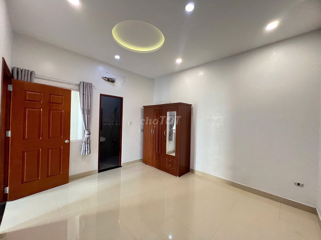 For renting the entire floor - 65 square feet - 5.3 million.