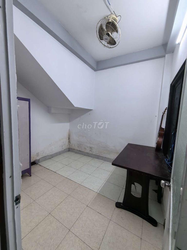 Rent an alley house on Số 4.