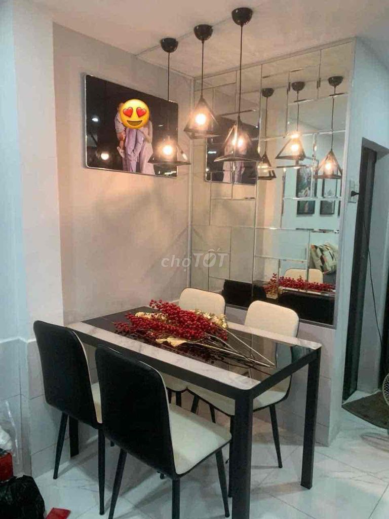 The original house. Full interior. Two bedrooms. Three toilets. Route 1.5 meters