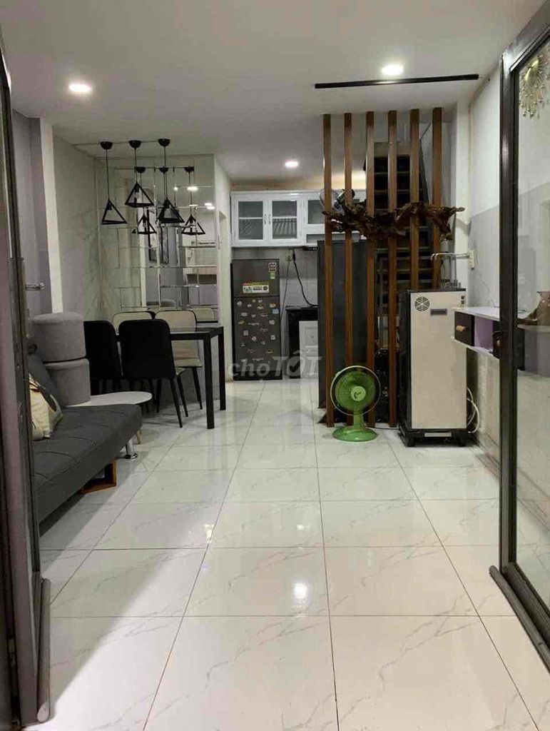 The original house. Full interior. Two bedrooms. Three toilets. Route 1.5 meters