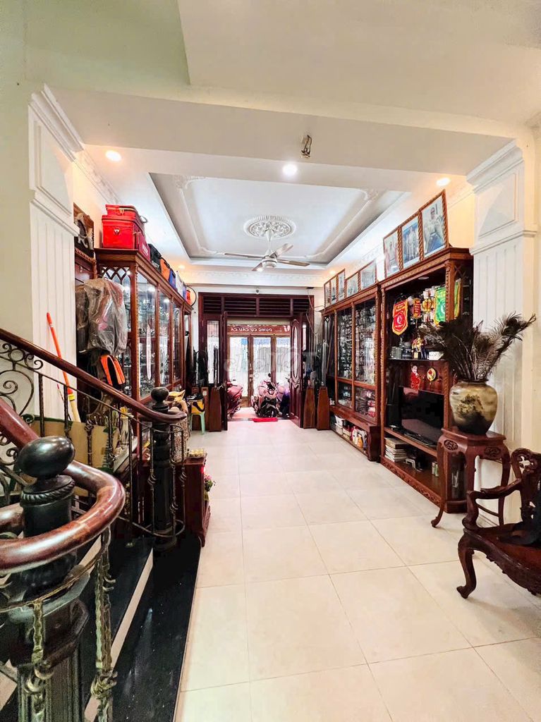 Rent a cash house Sơn Hưng