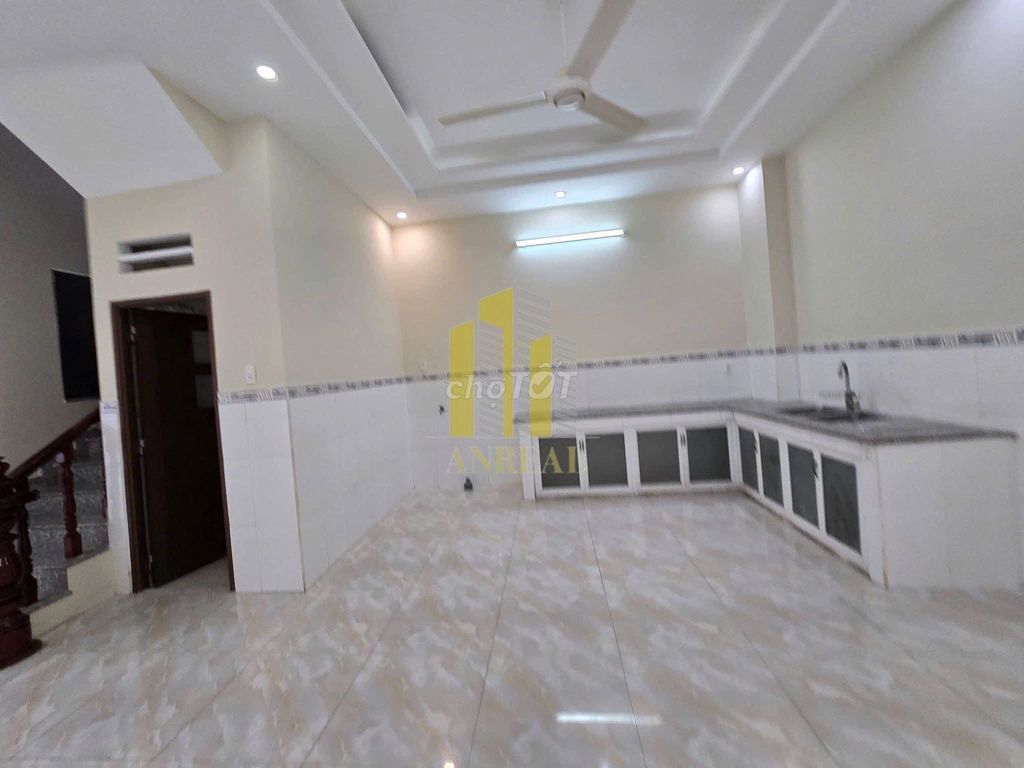 Thảo Điền 4th floor. 25 million.