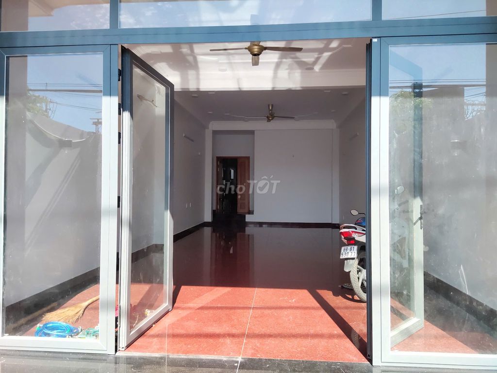 Let's rent out the original apartment or the ground level.