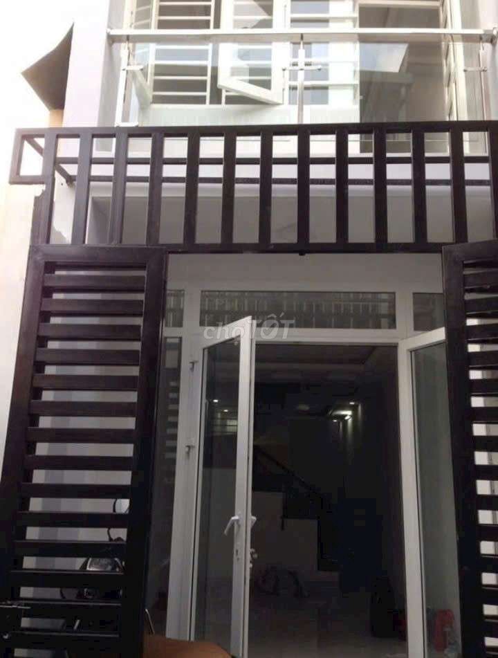 Two bedrooms, two toilets, New Cylinder Market.