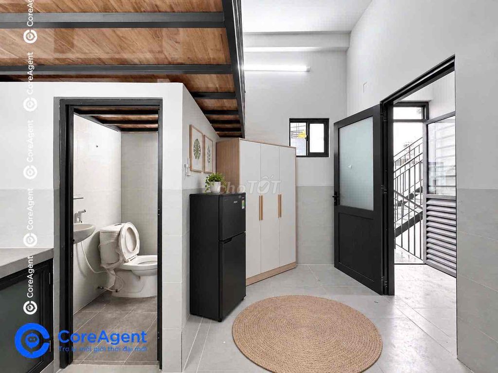 new building room tone - full interior - elevator near Ndsen