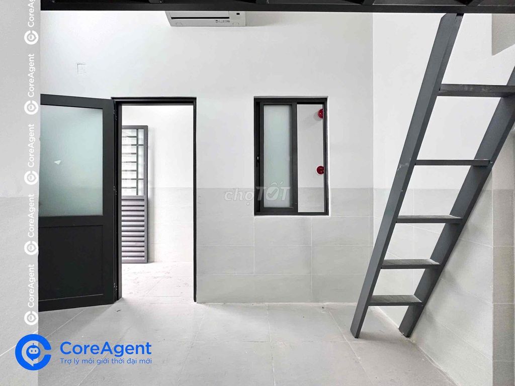 new building room tone - full interior - elevator near Ndsen