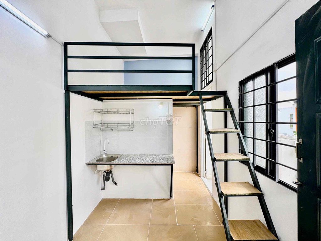 The new construction lodge is 100% near the University of Constitution, Hong Eagle University, Open University, markety.