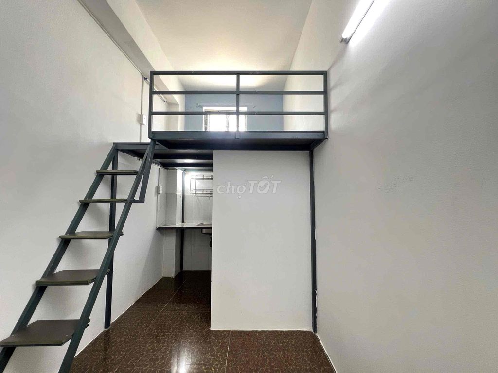 The new construction lodge is 100% near the University of Constitution, Hong Eagle University, Open University, markety.