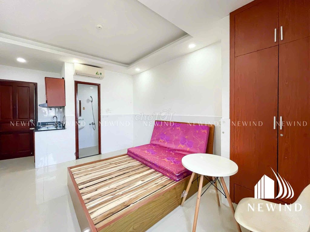 Reservate the full interior window studio near kcxNen Shun, udrek