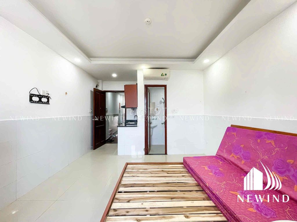 Reservate the full interior window studio near kcxNen Shun, udrek