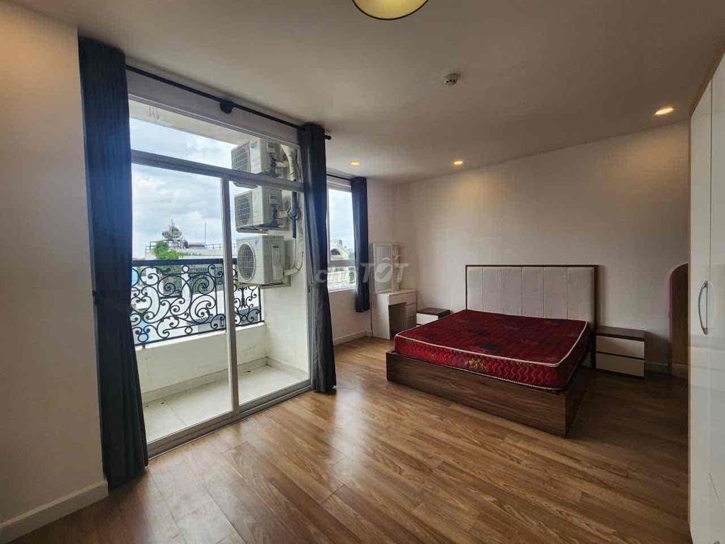 3 Grand Riverside Bedroom 100 m2