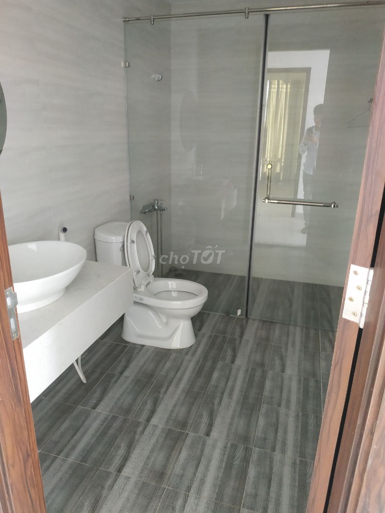 Rent Dupex in Bảy Hiền Tower, 187 meters, 4 bedrooms, 4 toilets, 17 million.