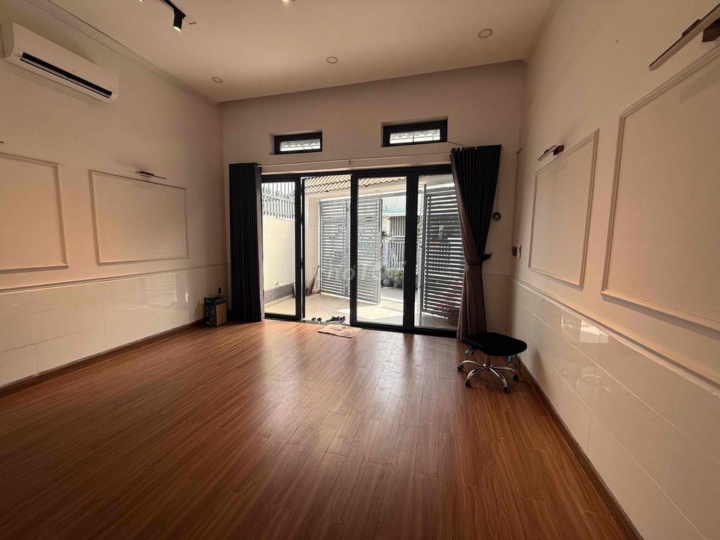Rent a new apartment. 1135, 7th.