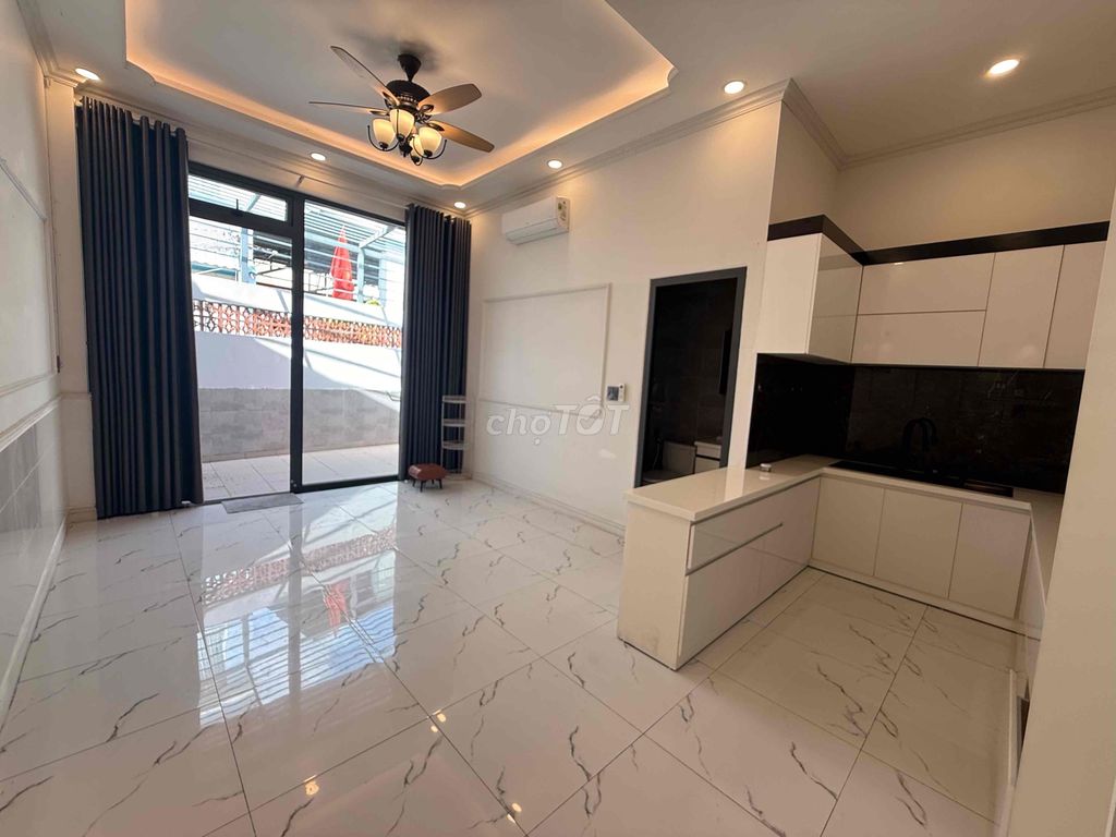 Rent a new apartment. 1135, 7th.