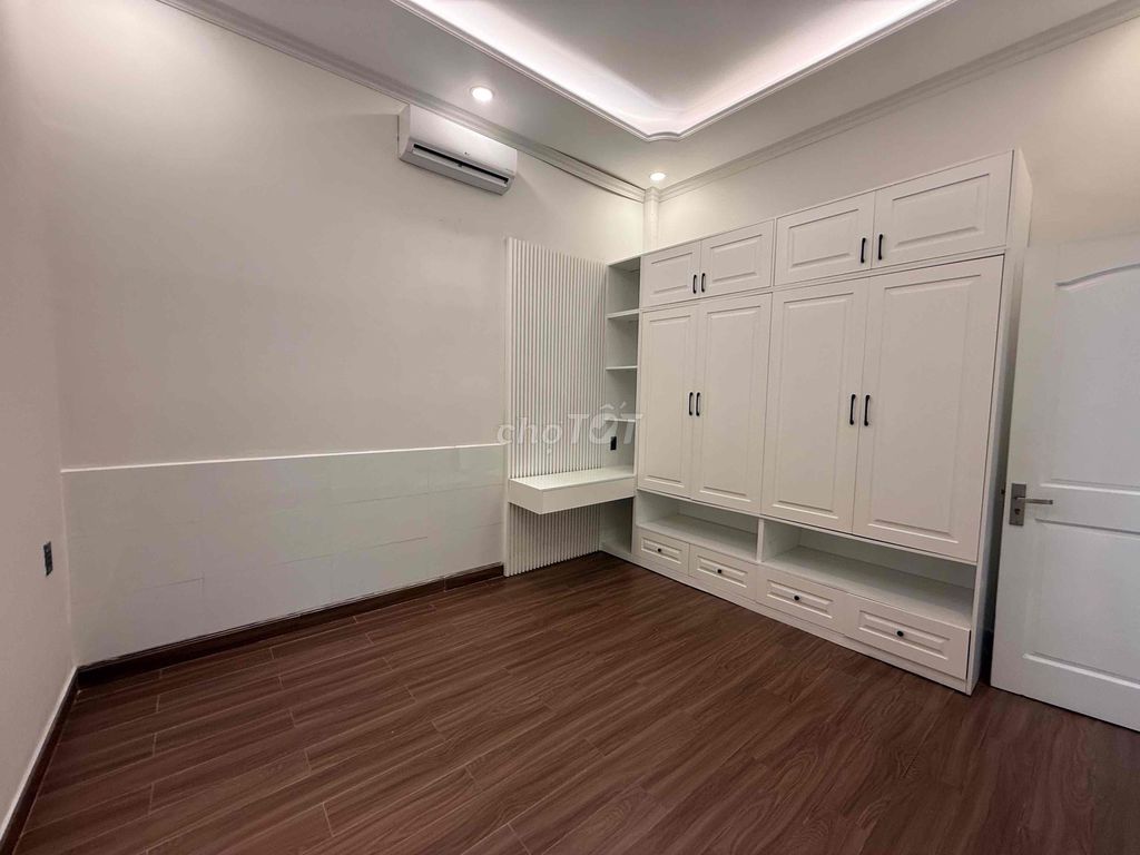 Rent a new apartment. 1135, 7th.